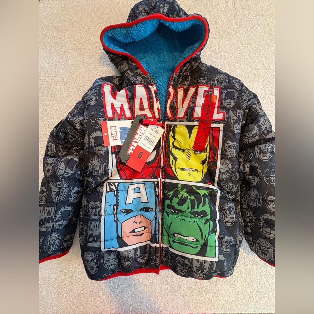 Marvel Reversible Superhero Hooded Puffer Jacket Kids Size 6 NWT